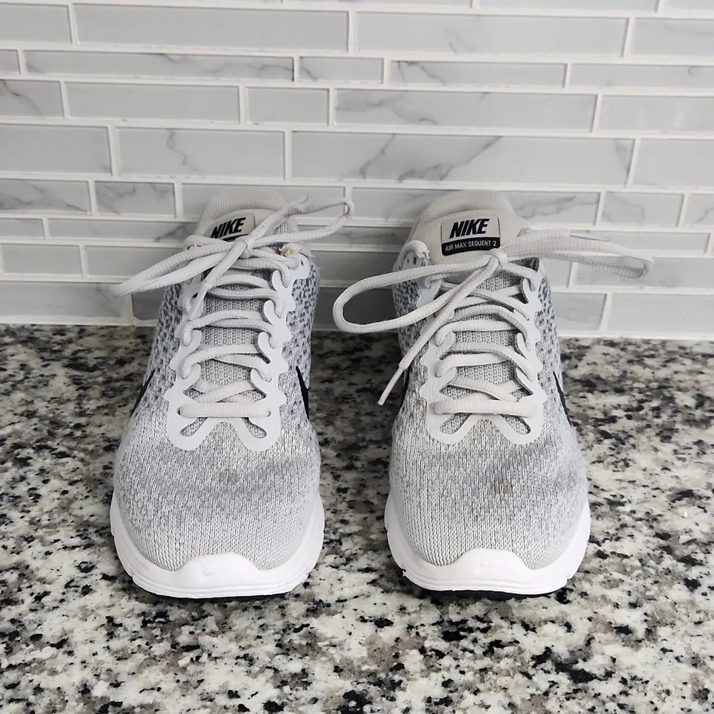 Pure Platinum Gray Nike Air Max Sequent 2 Running Shoes  7.5 sneakers 852465-001 - Picture 2 of 7